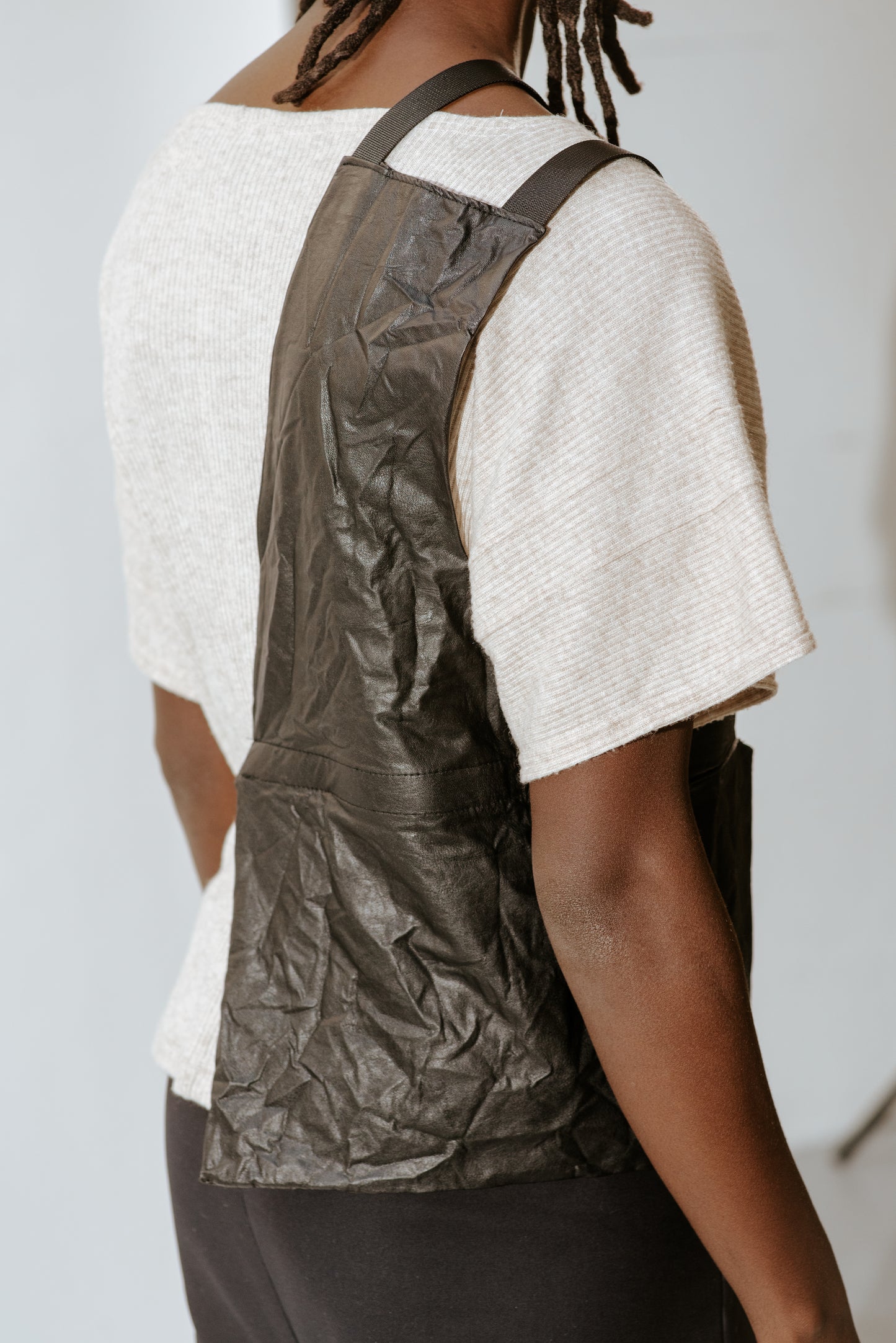 HALF VEST