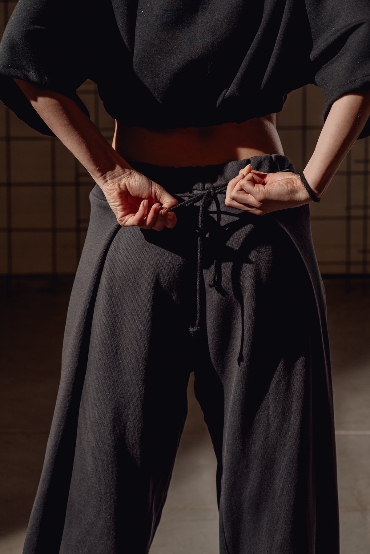 PLEAT SWEATPANTS