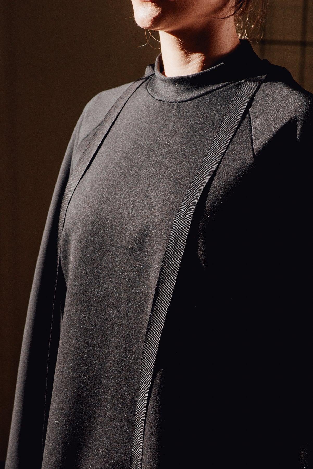 LONG SLEEVE WITH STRAPS
