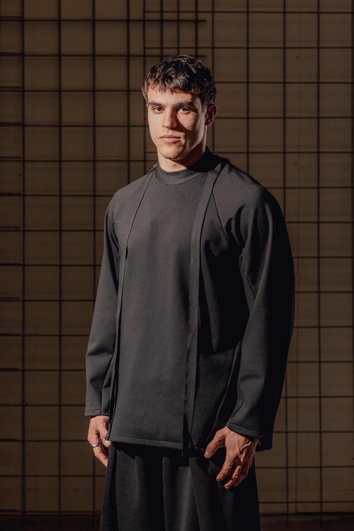 LONG SLEEVE WITH STRAPS