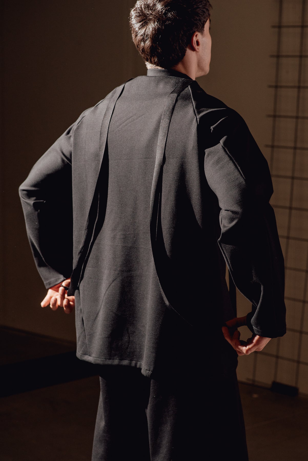 LONG SLEEVE WITH STRAPS