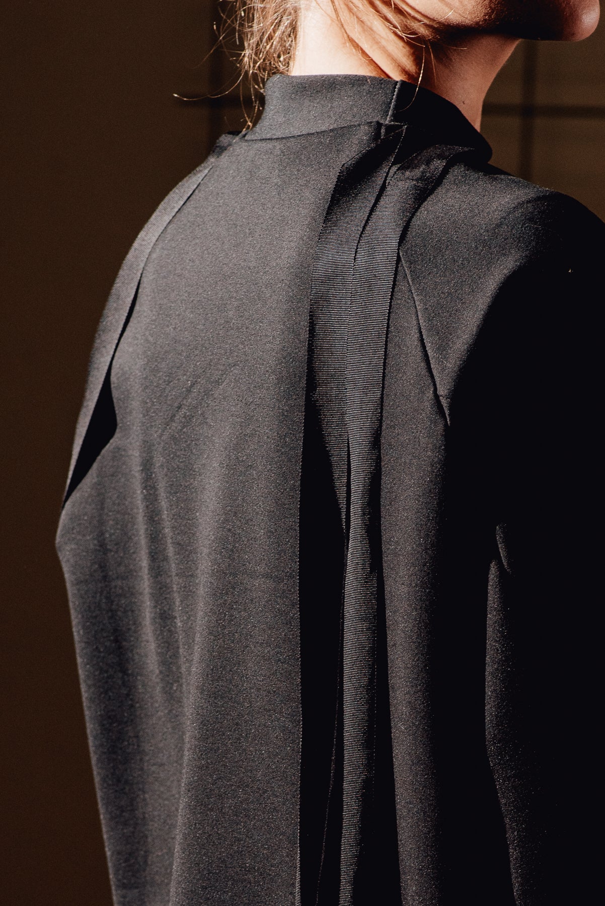 LONG SLEEVE WITH STRAPS